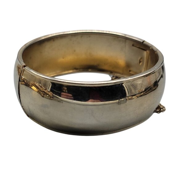 Coro Pegasus Wide Bangle Bracelet W/Safety Chain Gold Tone Vintage Sz 7 .92" - Picture 7 of 14